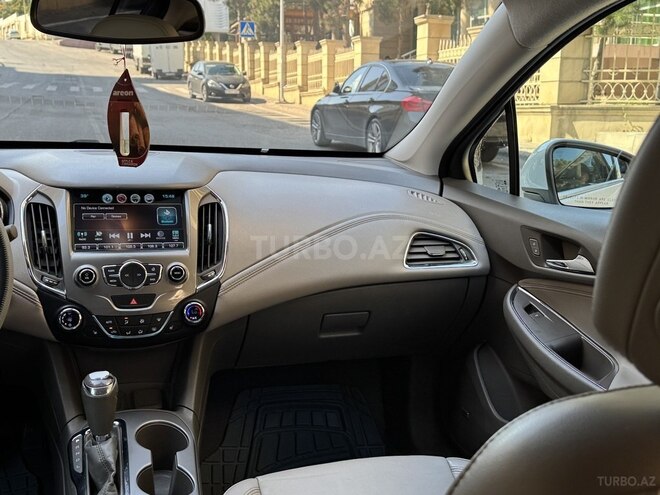 Chevrolet Cruze-14