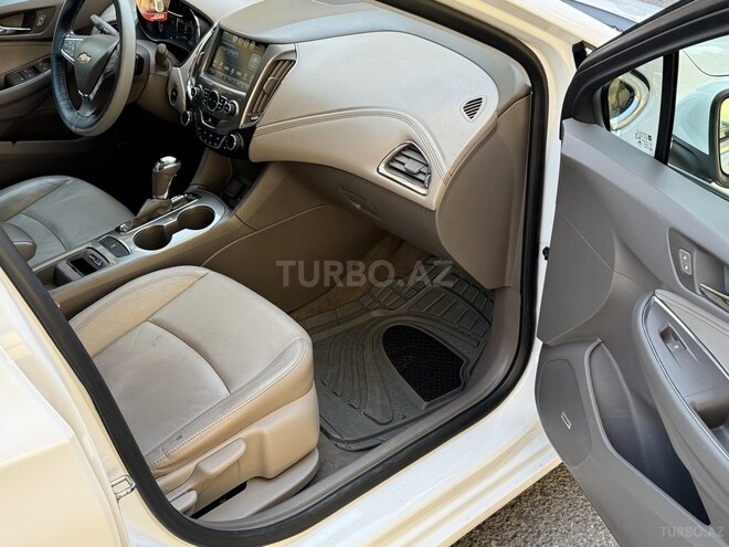 Chevrolet Cruze-11