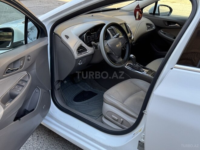 Chevrolet Cruze-10