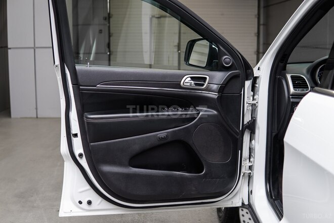 Jeep Grand Cherokee-15