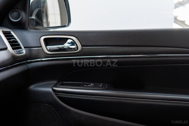 Jeep Grand Cherokee-10