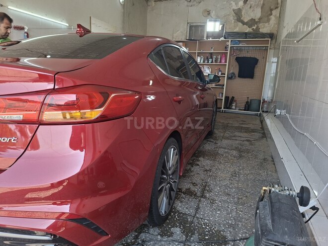 Hyundai Elantra-8