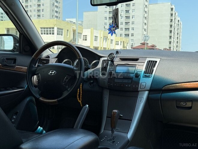 Hyundai Sonata-6
