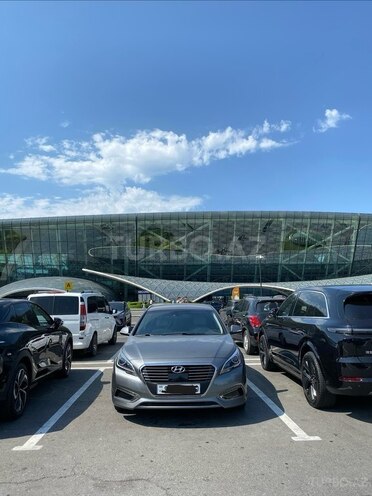 Hyundai Sonata-1