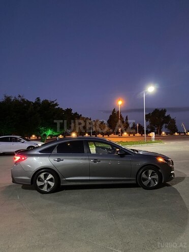 Hyundai Sonata-6