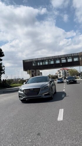 Hyundai Sonata-12