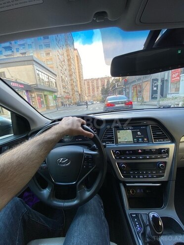 Hyundai Sonata-13