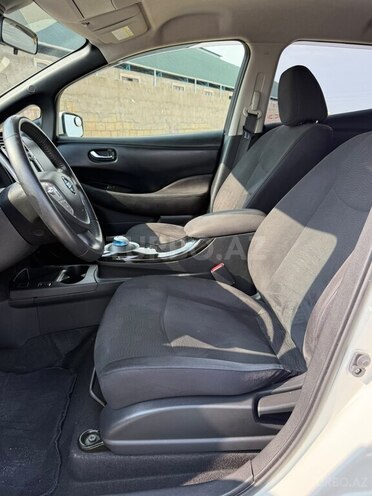Nissan Leaf-11