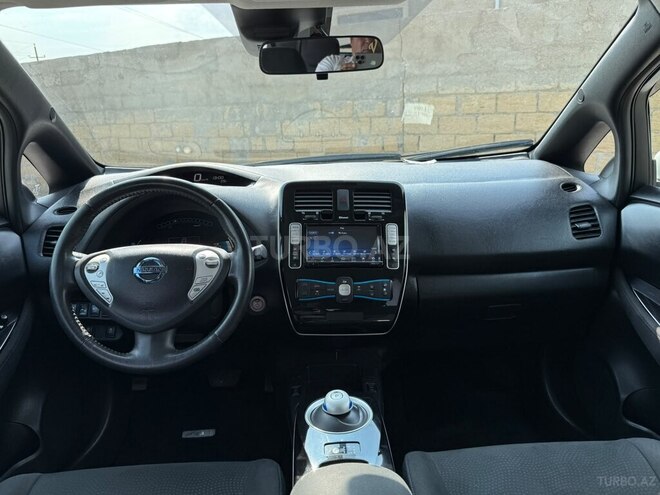 Nissan Leaf-9