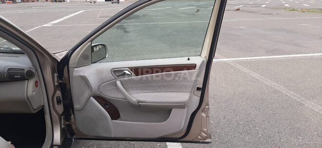 Mercedes C 200-8