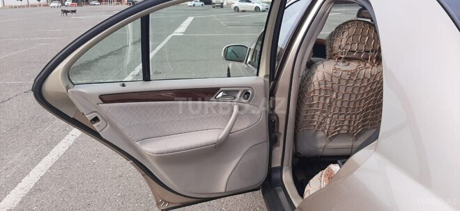 Mercedes C 200-11