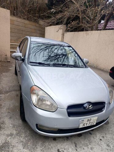 Hyundai Accent-2