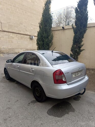 Hyundai Accent-4