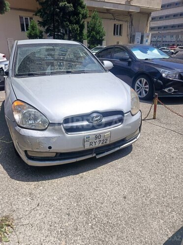 Hyundai Accent-11