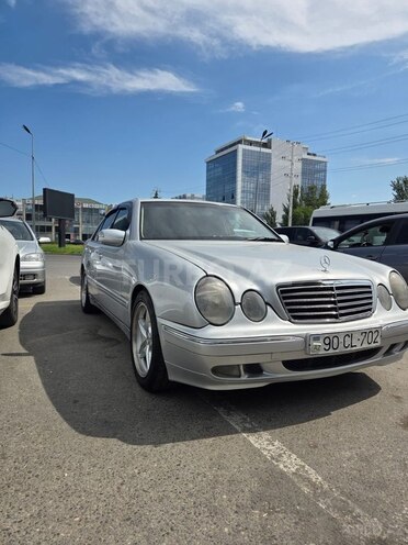 Mercedes E 320-7