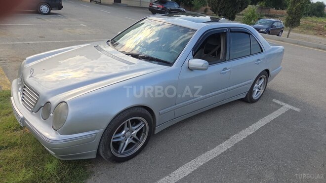Mercedes E 320-3