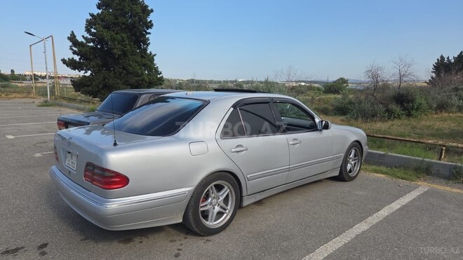 Mercedes E 320-2