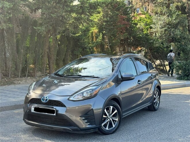 Toyota Prius C-1