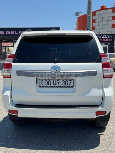 Toyota Land Cruiser Prado-7
