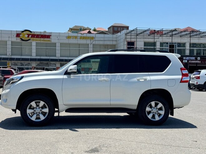Toyota Land Cruiser Prado-4