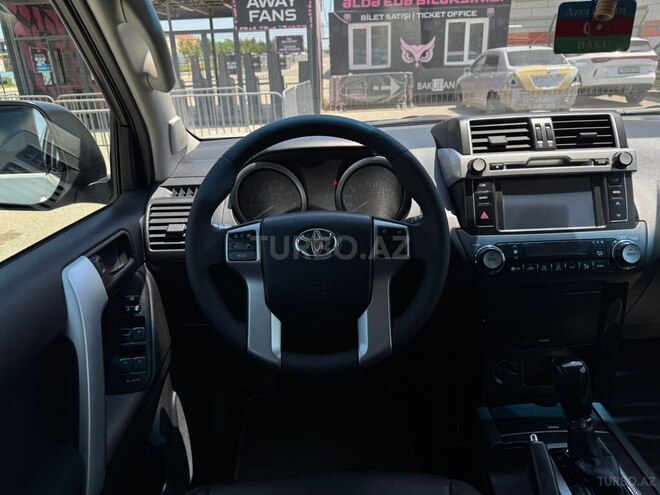 Toyota Land Cruiser Prado-16