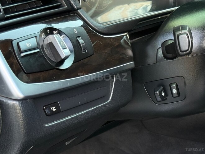 BMW 528-12