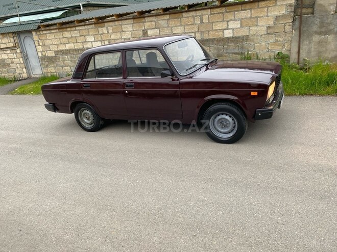 LADA (VAZ) 2107-2