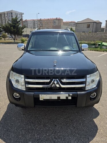Mitsubishi Pajero-1