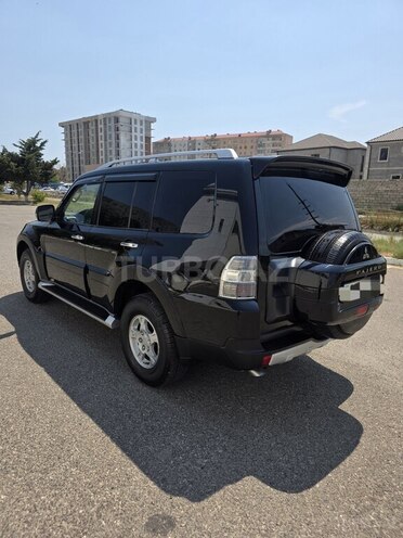 Mitsubishi Pajero-5