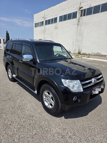Mitsubishi Pajero-7