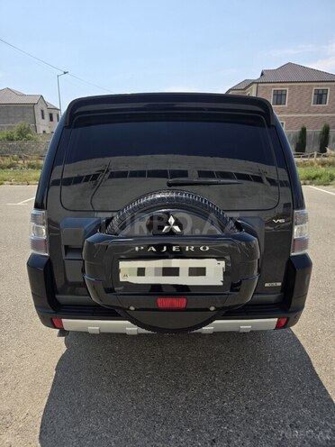 Mitsubishi Pajero-2