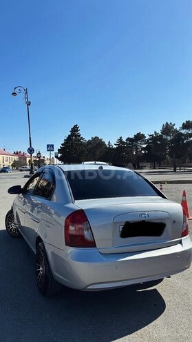 Hyundai Accent-6
