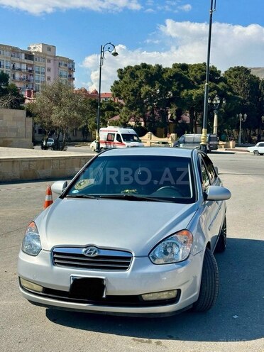 Hyundai Accent-2