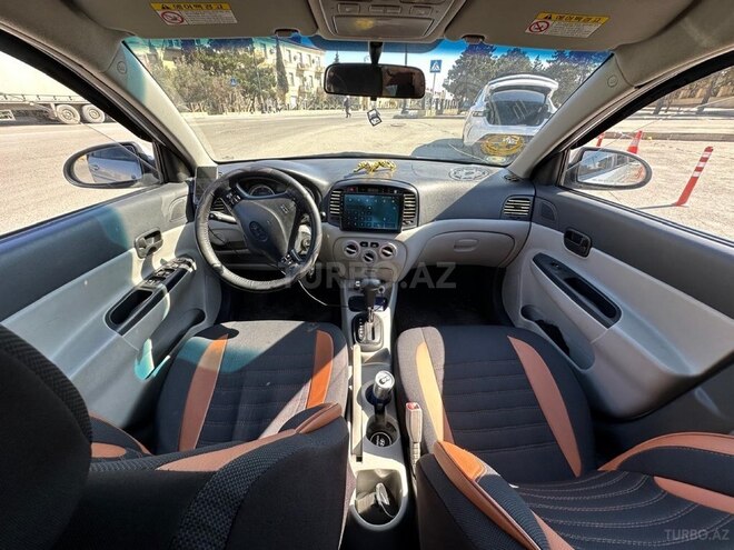 Hyundai Accent-8