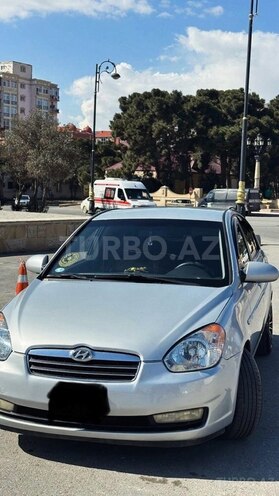 Hyundai Accent-4
