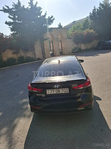 Hyundai Elantra-2