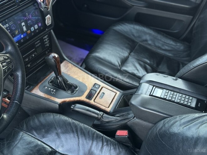 BMW 528-13