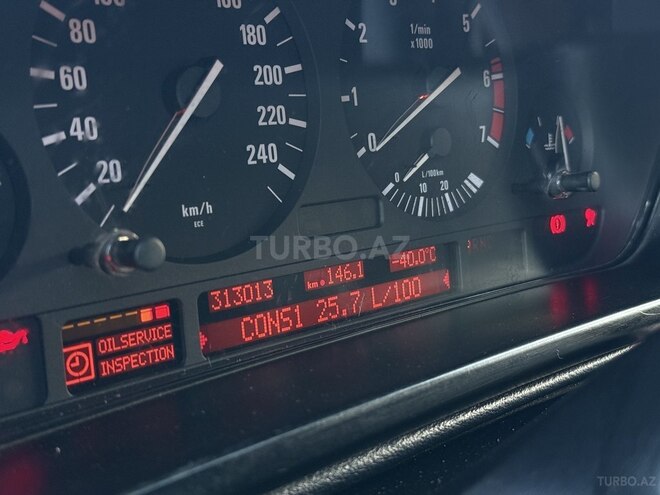 BMW 528-9