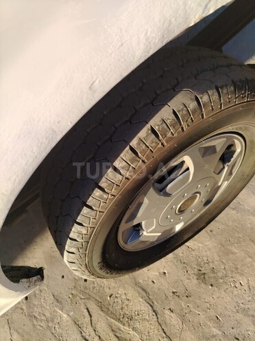 Ford Transit-4