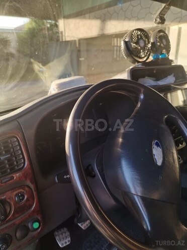 Ford Transit-8