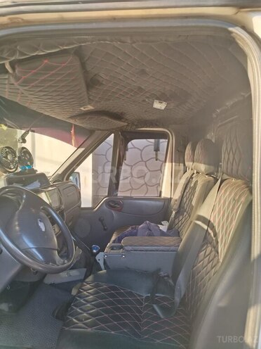 Ford Transit-11