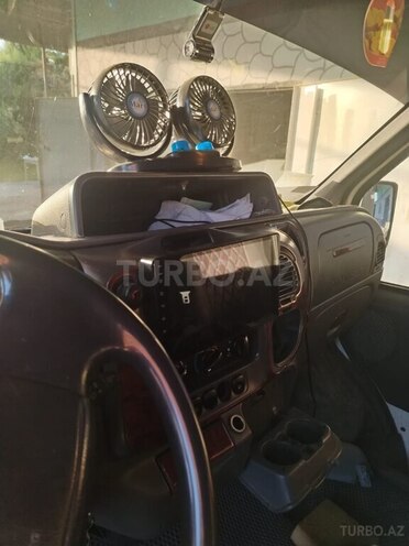 Ford Transit-9