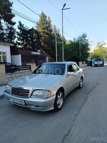 Mercedes C 240-3