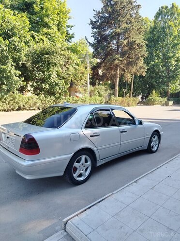 Mercedes C 240-6