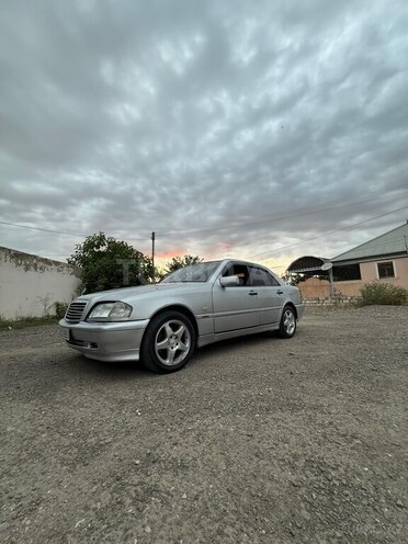 Mercedes C 240-13