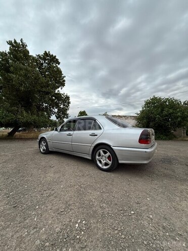 Mercedes C 240-16