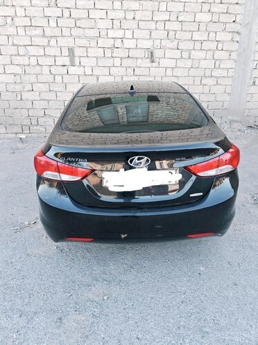 Hyundai Elantra-3