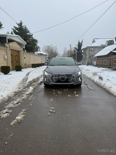 Hyundai Elantra-1