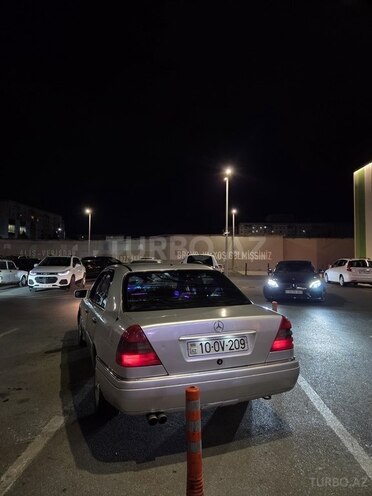 Mercedes C 220-2