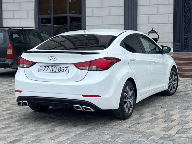 Hyundai Elantra-6